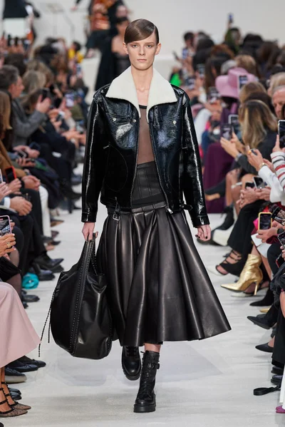 Look 4